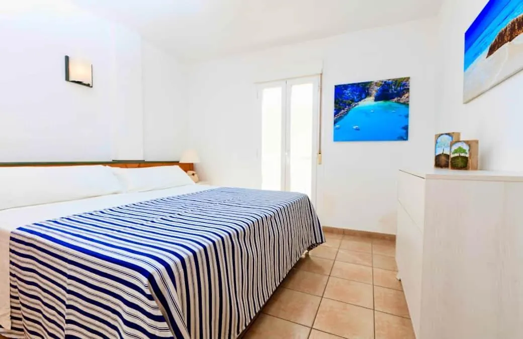Appartamento SA VARADERO 2D Con Cucina Vista Mare Laterale Es Pujols 0*,  Spagna