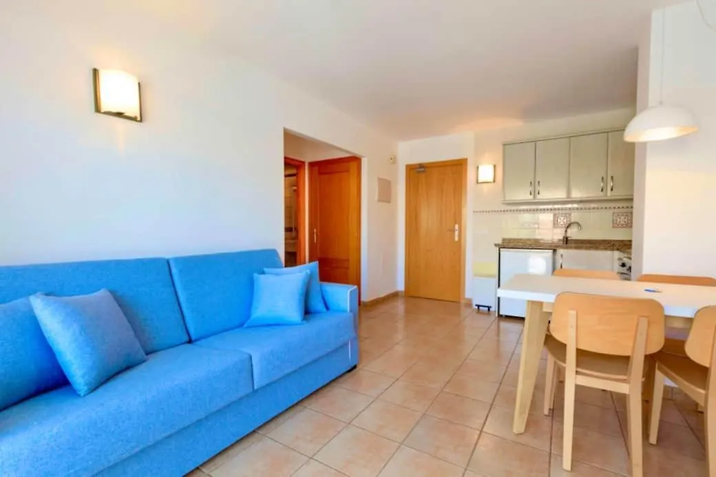 Appartamento SA VARADERO 2D Con Cucina Vista Mare Laterale Es Pujols Spagna