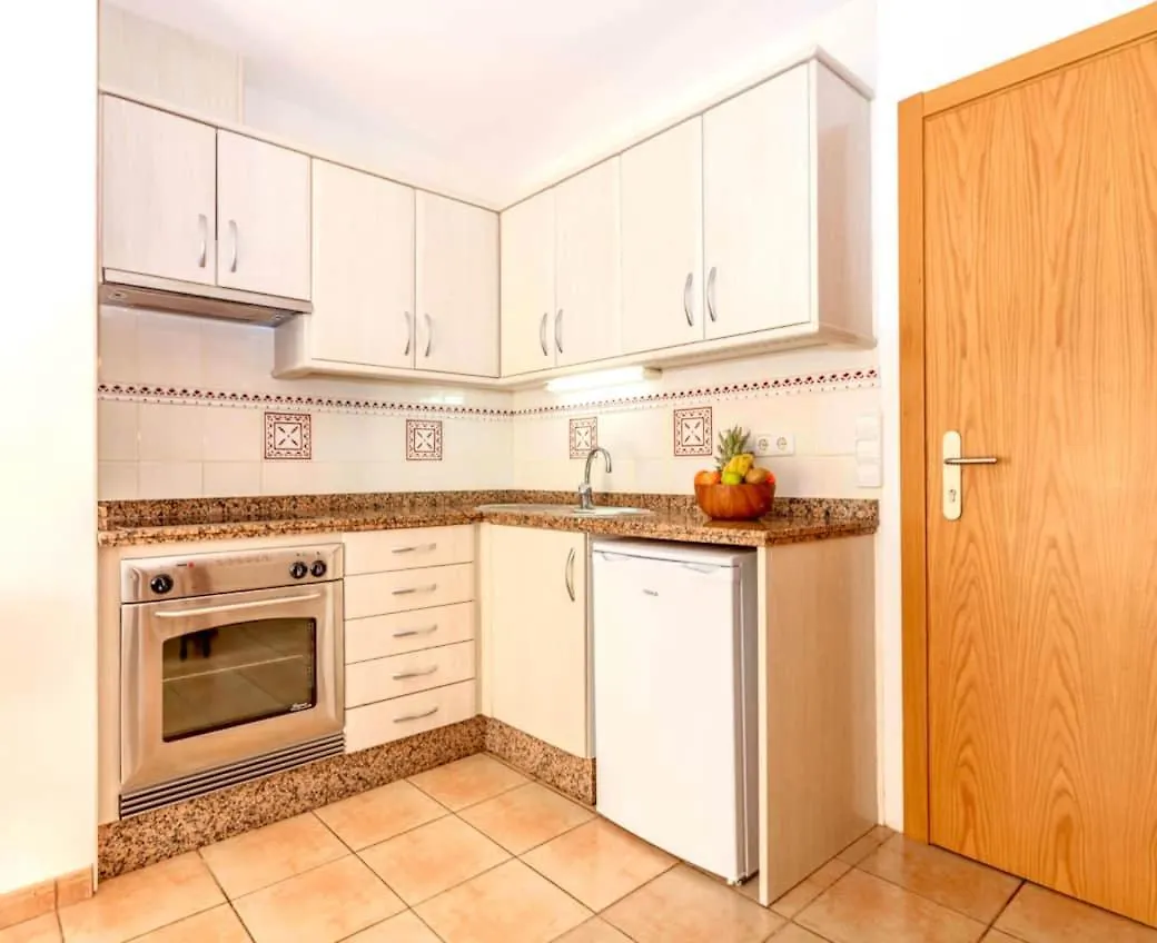 Appartamento SA VARADERO 2D Con Cucina Vista Mare Laterale Es Pujols Spagna